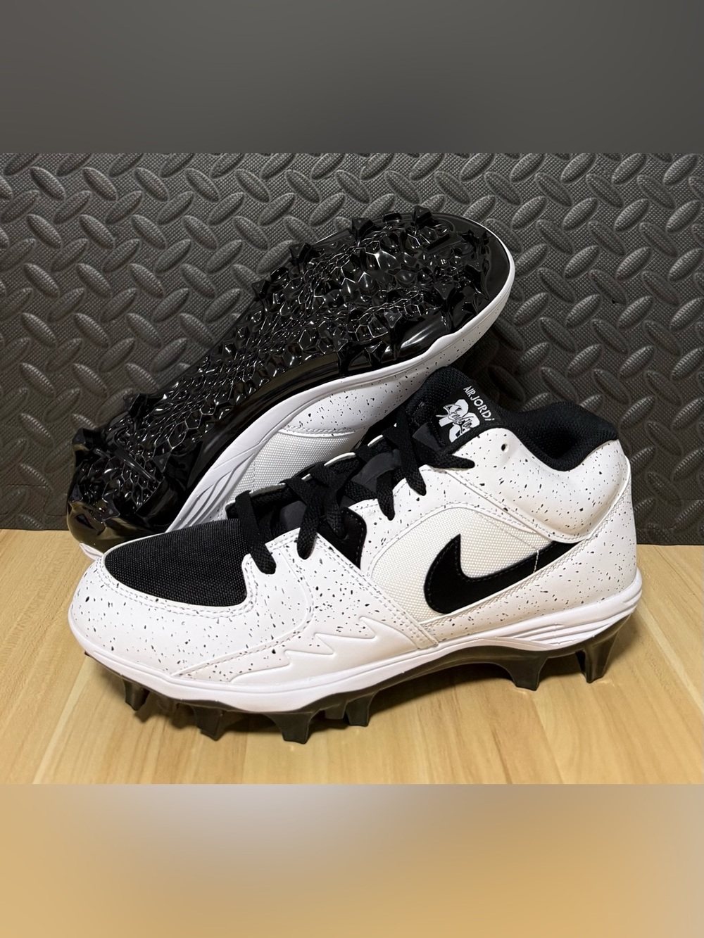 Jordan Stadium 90 Low TD White Speckle Football Cleats HQ0210-100 Mens Sizes